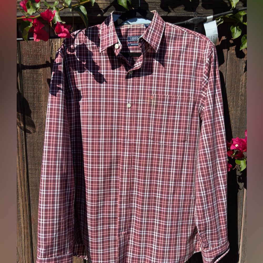 Izod Men's Casual Plaid Shirt - Burgundy and White size small